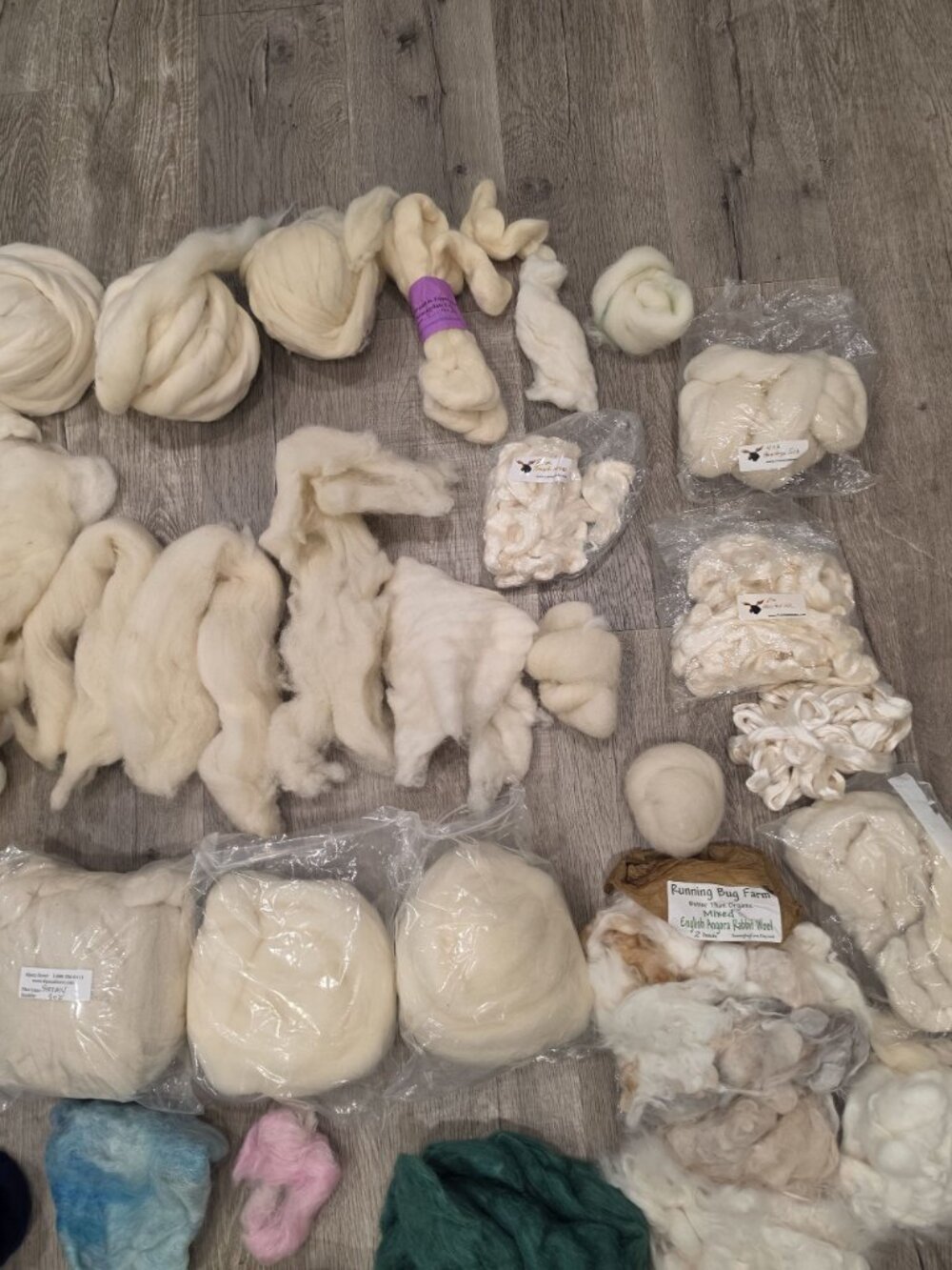 Assorted lot of wool, angora, silk felting fibers and yard raw and rolled colors - Picture 5 of 17